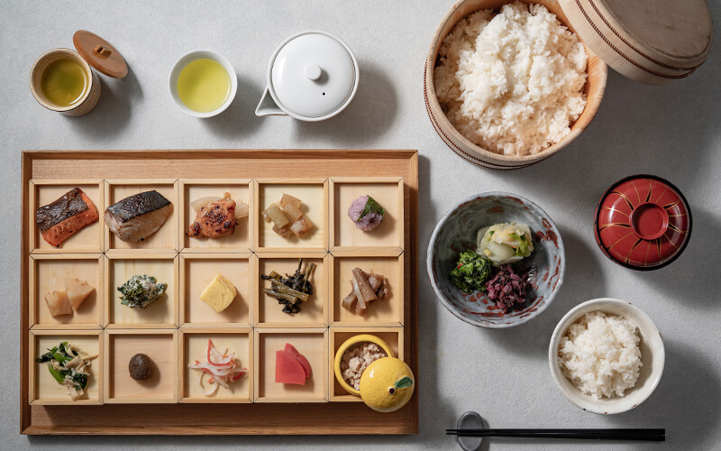 朝食